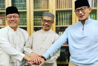 Shamsi Ali diantara Menparekraf Sandiaga Uno dan Wakil Ketua MPR RI Zulkifli Hasan di New York. (Instagram.com/@imamshamsiali)