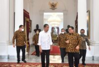 Presiden Joko Widodo menerima anggota Bawaslu RI periode 2022-2027 di Istana Merdeka. (Dok. Biro Pers Sekretariat Presiden/Kris)