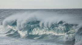CEK FAKTA: Warga Lampung Heboh Ada Informasi Tsunami Lewat Pesan Berantai WhatsApp