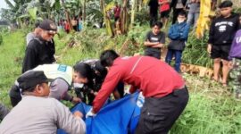 Seorang Remaja Meninggal Dunia di Tempat Gara-gara Hadang Truk yang Sedang Melaju