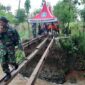 Akibat Terputus Banjir Ponorogo, Tim Relawan Kebencanaan Langsung Bikin Jembatan Darurat