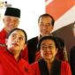 Megawati mengumumkan Ganjar Pranowo sebagai Capres 2024 dari PDIP, Hadi Presiden Jokowi, Ketua DPP PDIP Prananda Prabowo, dan Ketua DPP PDIP Puan Maharani.
(Foto Instagram.com @pdiperjuangan)