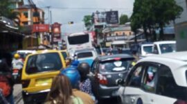 Pengendara Terjebak Macet Kawasan Puncak Hampir 24 Jam. (Dok. Terkinipost.com/M. Rizal Ariansyah)
