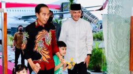 Presiden Joko Widodo bersama Gubernur Jawa Tengah. (Instagram.com/@ganjar_pranowo)