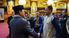 Menteri Pertahanan Prabowo Subianto pada menerima kunjungan Duta Besar Palestina untuk Indonesia Zuhair Al-Shun di Ruang Bhinneka Tunggal Ika, Kementerian Pertahanan, Jakarta. (Dok. Tim Media Prabowo)