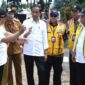 Presiden Joko Widodo (Jokowi) sedang tinjau jalan di Kabupaten Bengkulu Utara. (Instagram.com/@jokowi)