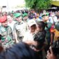 Ketua Umum Partai Gerindra Prabowo Subianto saat bersama Masyarakat. (Facbook.com/@Prabowo Subianto)
