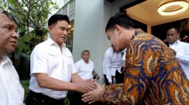 Gibran Rakabuming Raka mengunjungi kediaman Ketum PBB Yusril Ihza Mahendra, dan elit PBB lainnya (Dok. IG @yusrilihzamhd).