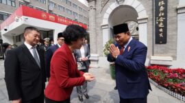 Presiden terpilih 2024-2029 Prabowo Subianto menyempatkan untuk berkunjung ke sekolah Beijing No. 2 Middle School, di Dongcheng District, Beijing. (Dok. Tim Media Prabowo)