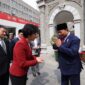 Presiden terpilih 2024-2029 Prabowo Subianto menyempatkan untuk berkunjung ke sekolah Beijing No. 2 Middle School, di Dongcheng District, Beijing. (Dok. Tim Media Prabowo)