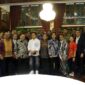 Presiden terpilih 2024-2029 Prabowo Subianto mengumpulkan 45 kuasa hukum yang berada dalam tim yang membela Prabowo-Gibran di Mahkamah Konstitusi (MK). (Dok. Tim Media Prabowo)