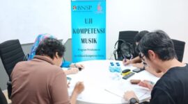 Foto : Sertifikasi profesi: Musisi terkenal Indonesia antusias mengikuti uji kompetensi musik yang diselenggarakan oleh BNSP dan LSPMI. (Doc.Ist)