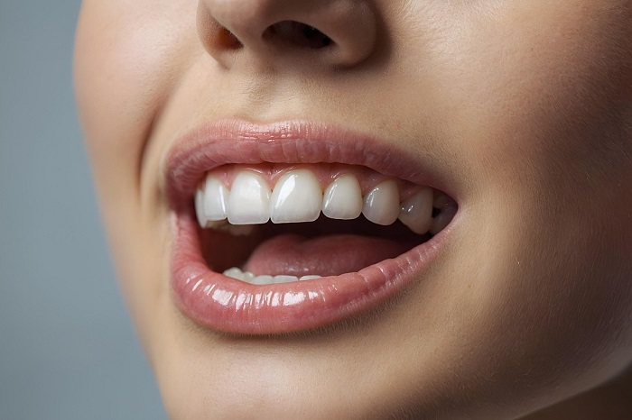 Senyum cerah kini bisa tetap hadir di tengah tren ngopi. (Pixabay.com @