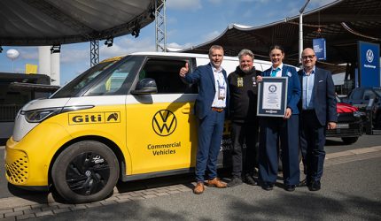 Giti Tire Sukses Antar “VW ID.Buzz World Tour” Raih Rekor Dunia Giti Tire Sukses Antar “VW ID.Buzz World Tour” Raih Rekor Dunia