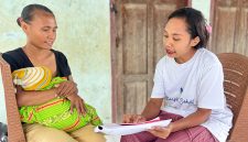 Program dukungan kesehatan mental bagi ibu hamil dan menyusui memenangkan tantangan senilai €2,6 juta untuk meningkatkan kesejahteraan para orang tua di Asia Tenggara Program dukungan kesehatan mental bagi ibu hamil dan menyusui memenangkan tantangan senilai €2,6 juta untuk meningkatkan kesejahteraan para orang tua di Asia Tenggara
